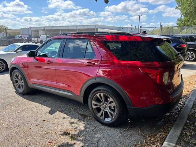 Used 2024 Ford Explorer XLT w/ Equipment Group 202A RWD image 9
