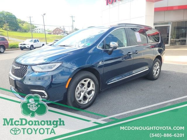 Used 2023 Chrysler Pacifica Limited w/ Trailer Tow Group image 1