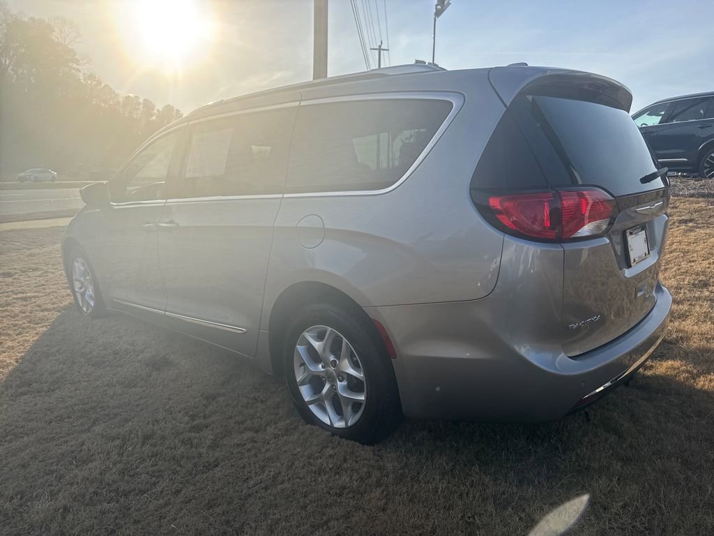 Used 2017 Chrysler Pacifica Touring-L Plus w/ Tire & Wheel Group image 3