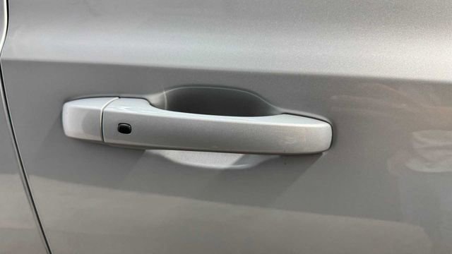 Used 2019 Chrysler 300 Touring w/ Sport Appearance Package image 11