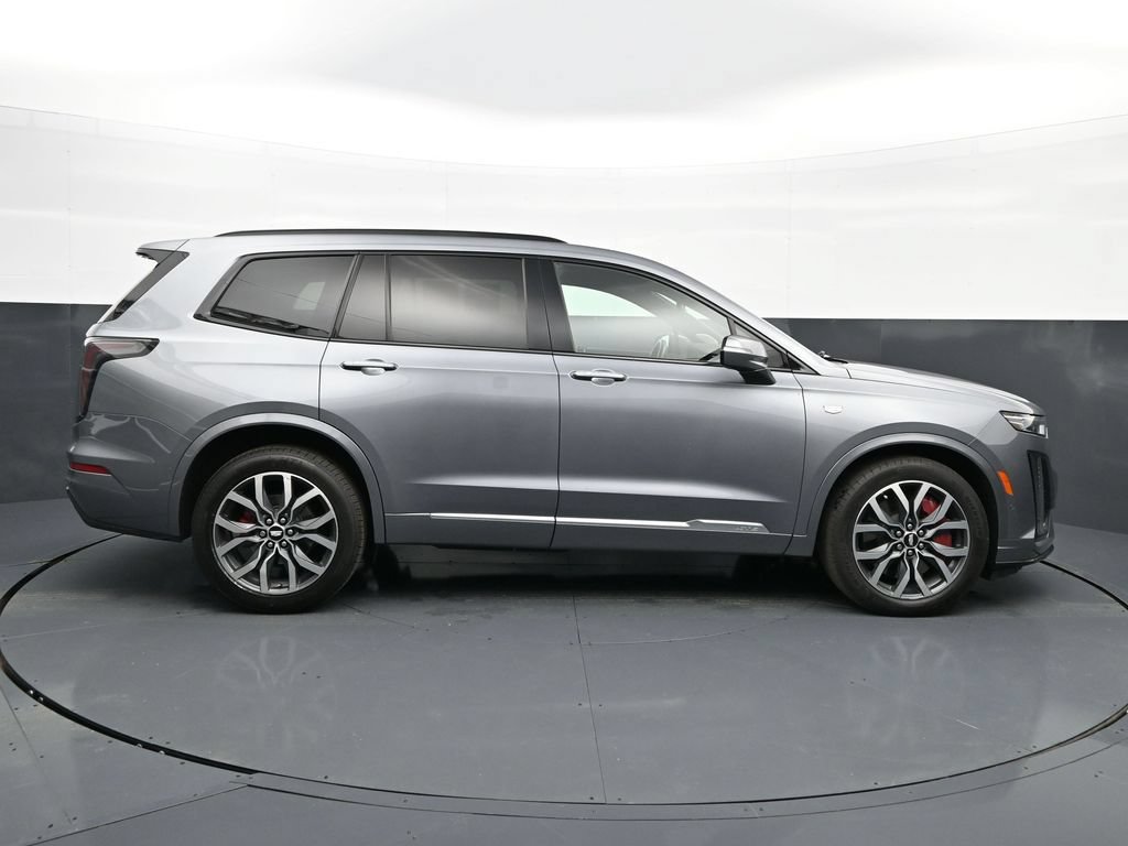 Used 2022 Cadillac XT6 Sport w/ Technology Package AWD/4WD image 9