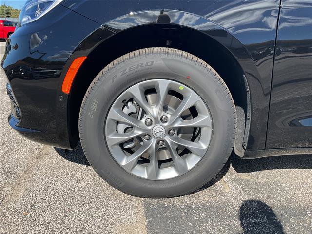 New 2026 Chrysler Pacifica Select image 15