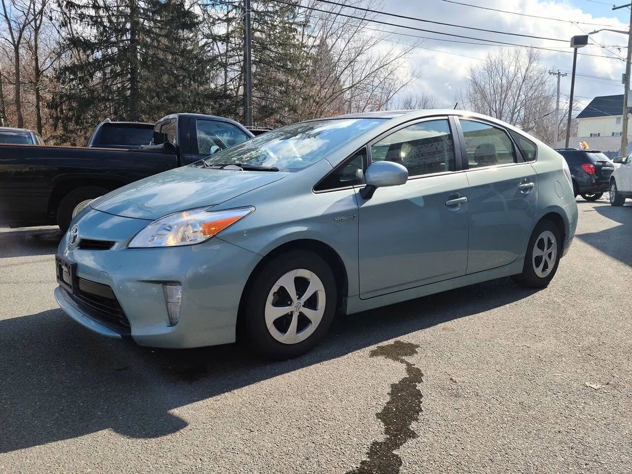 Used 2014 Toyota Prius Three w/ Solar Roof Package image 41