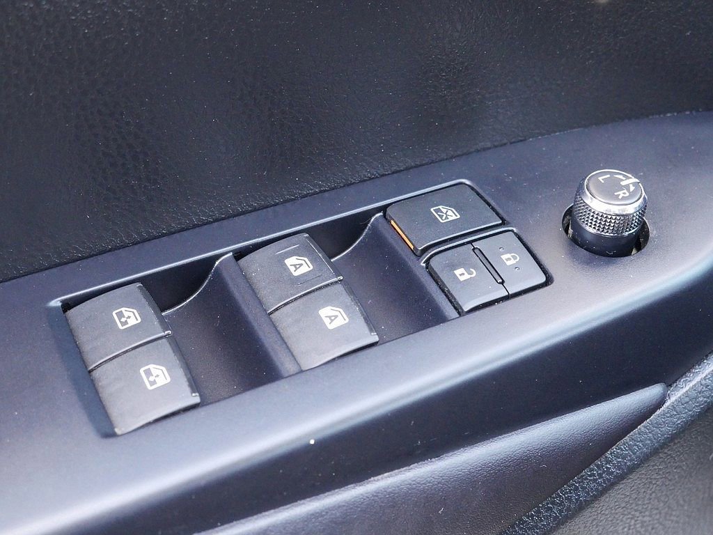 Used 2016 Toyota Highlander Plus AWD/4WD image 25