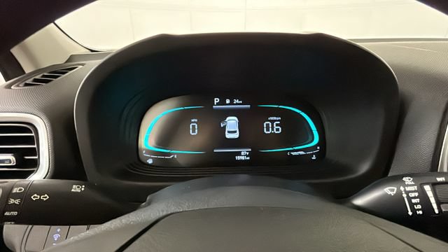 Certified 2025 Hyundai Venue SE FWD image 17