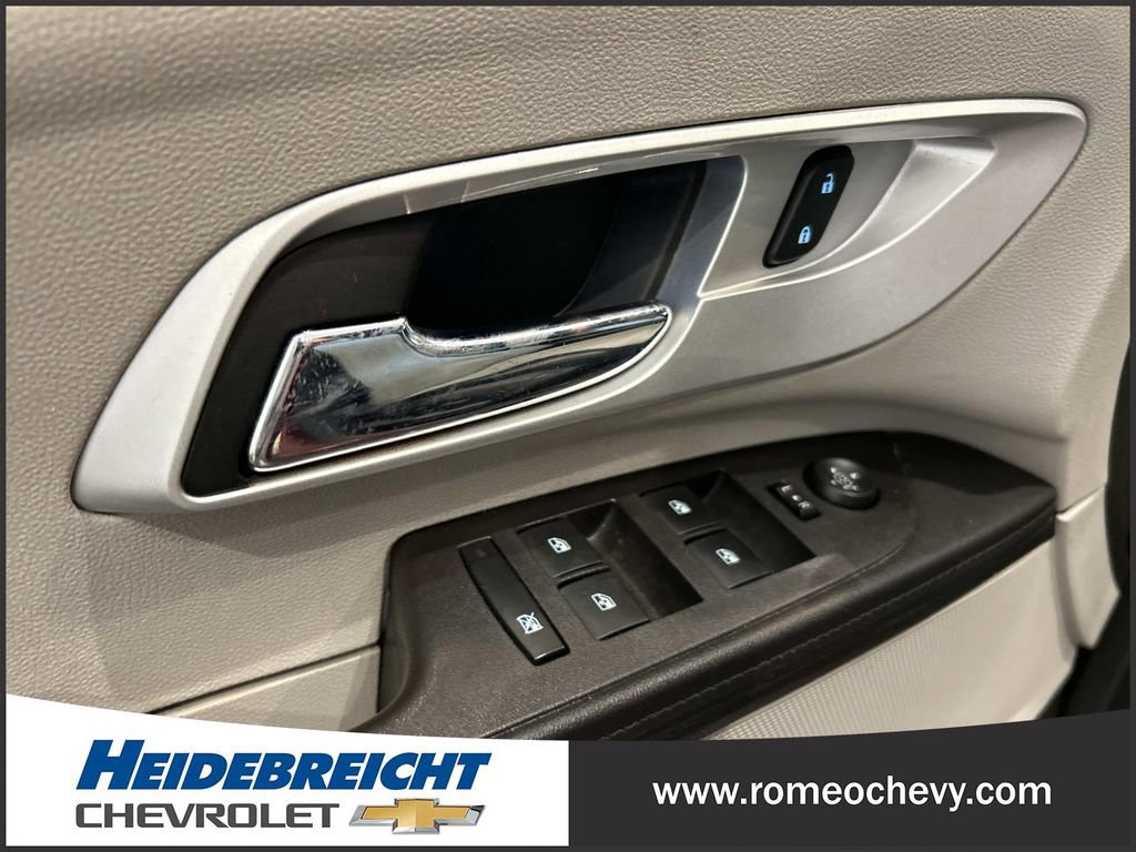 Used 2016 Chevrolet Equinox LTZ w/ Enhanced Convenience Package image 10