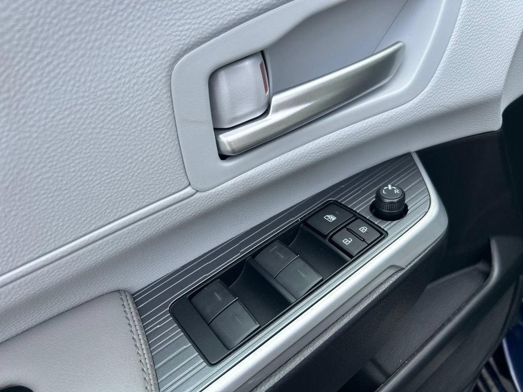 New 2026 Toyota Sienna XLE AWD/4WD image 11