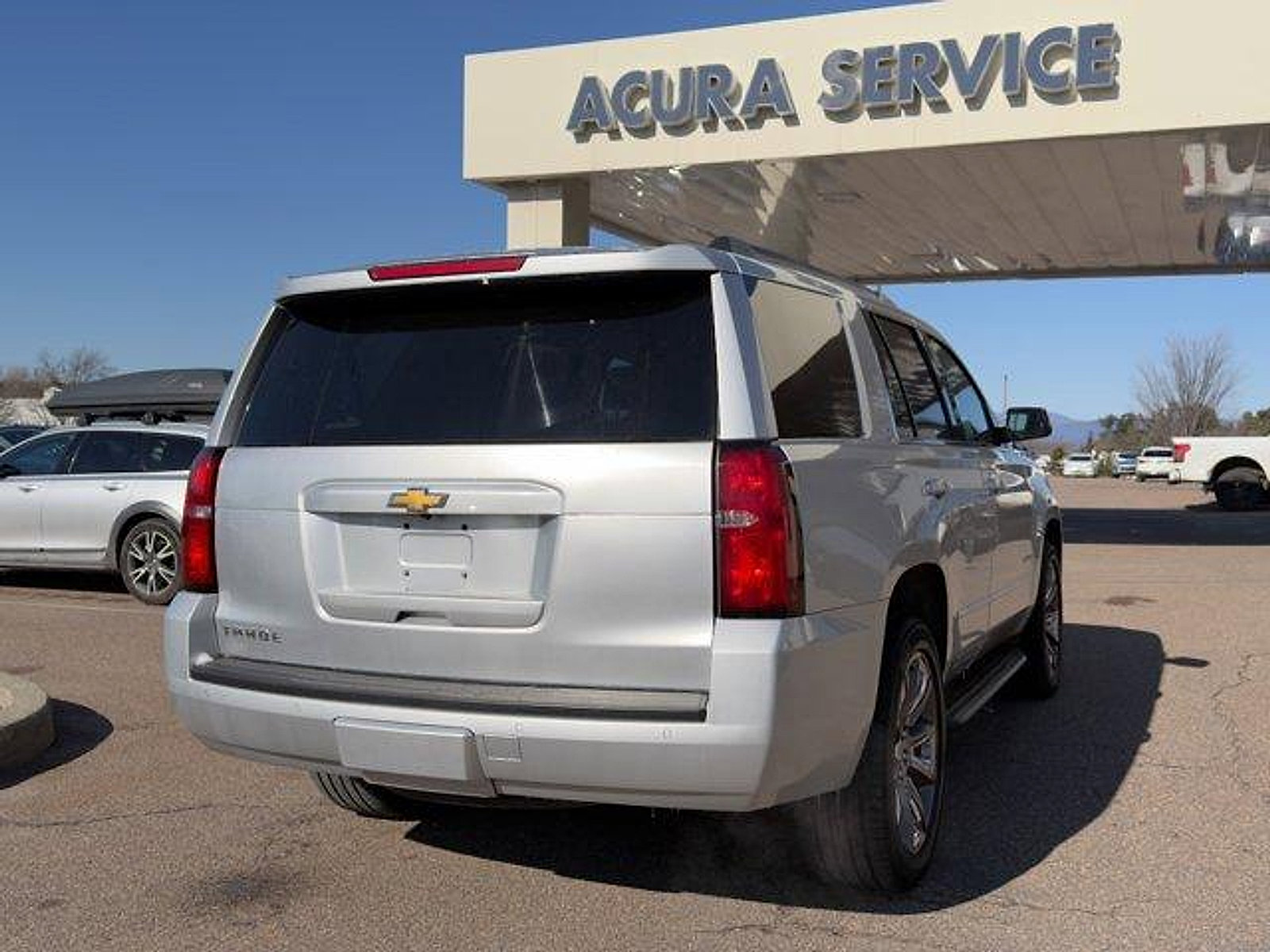 Used 2018 Chevrolet Tahoe LT w/ Luxury Package AWD/4WD image 7