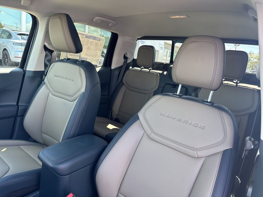 New 2025 Ford Maverick Lariat image 13