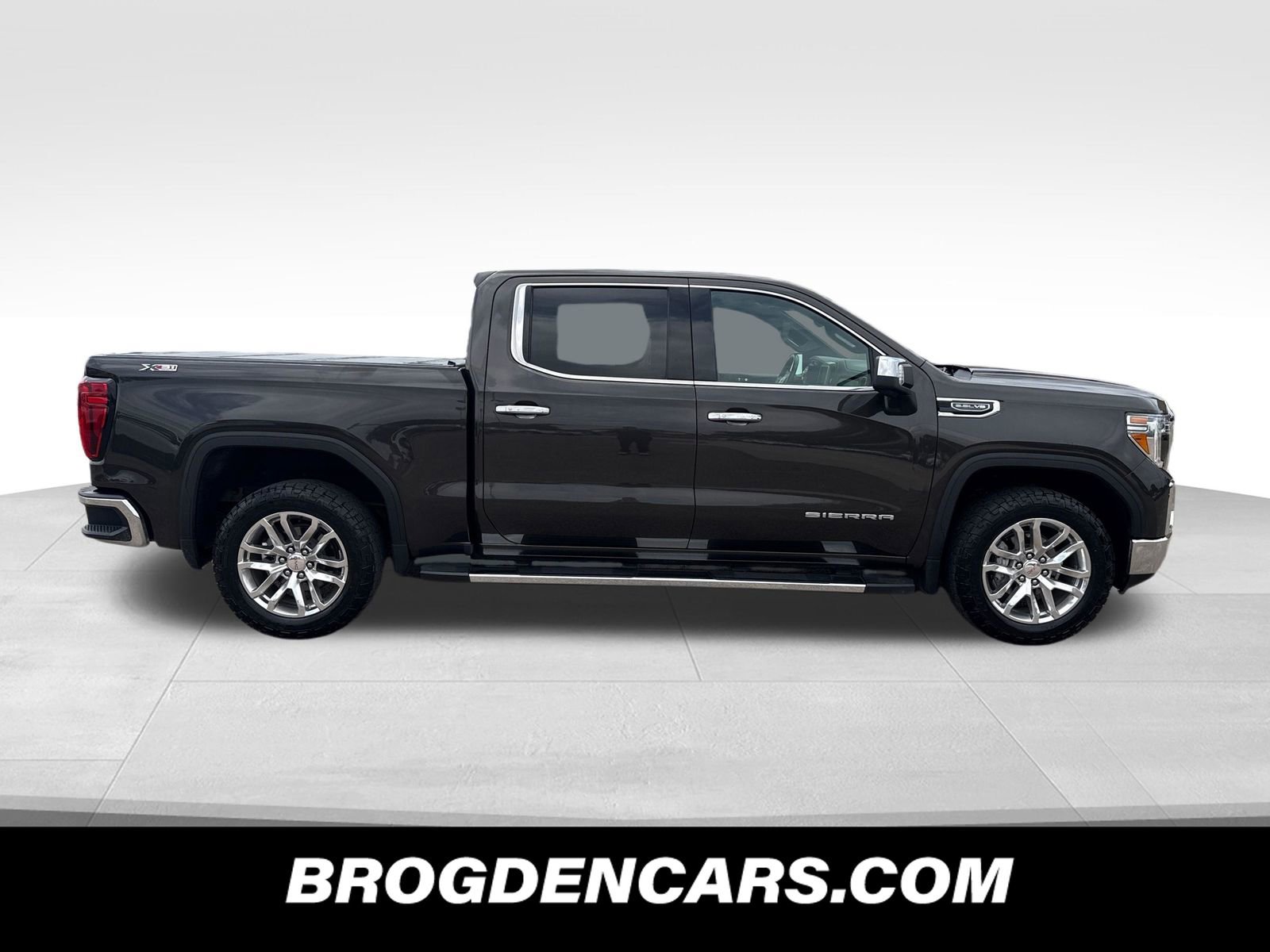 Used 2021 GMC Sierra 1500 SLT w/ SLT Premium Plus Package AWD/4WD image 3