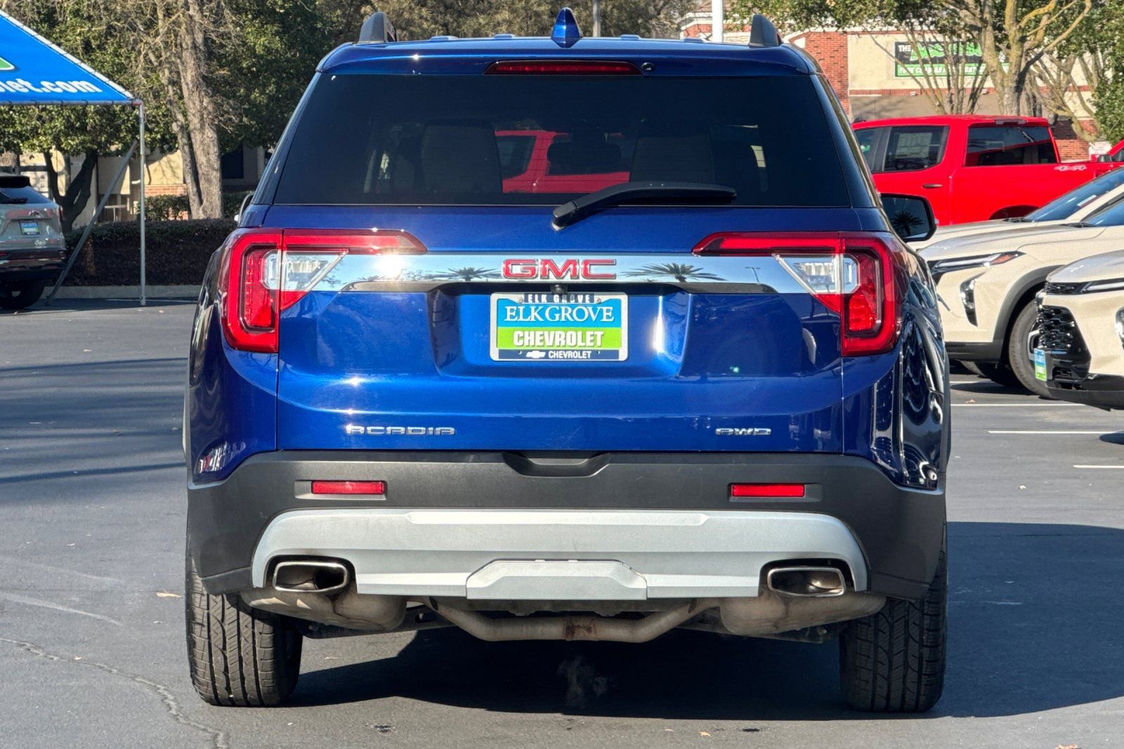 Certified 2023 GMC Acadia SLT image 4