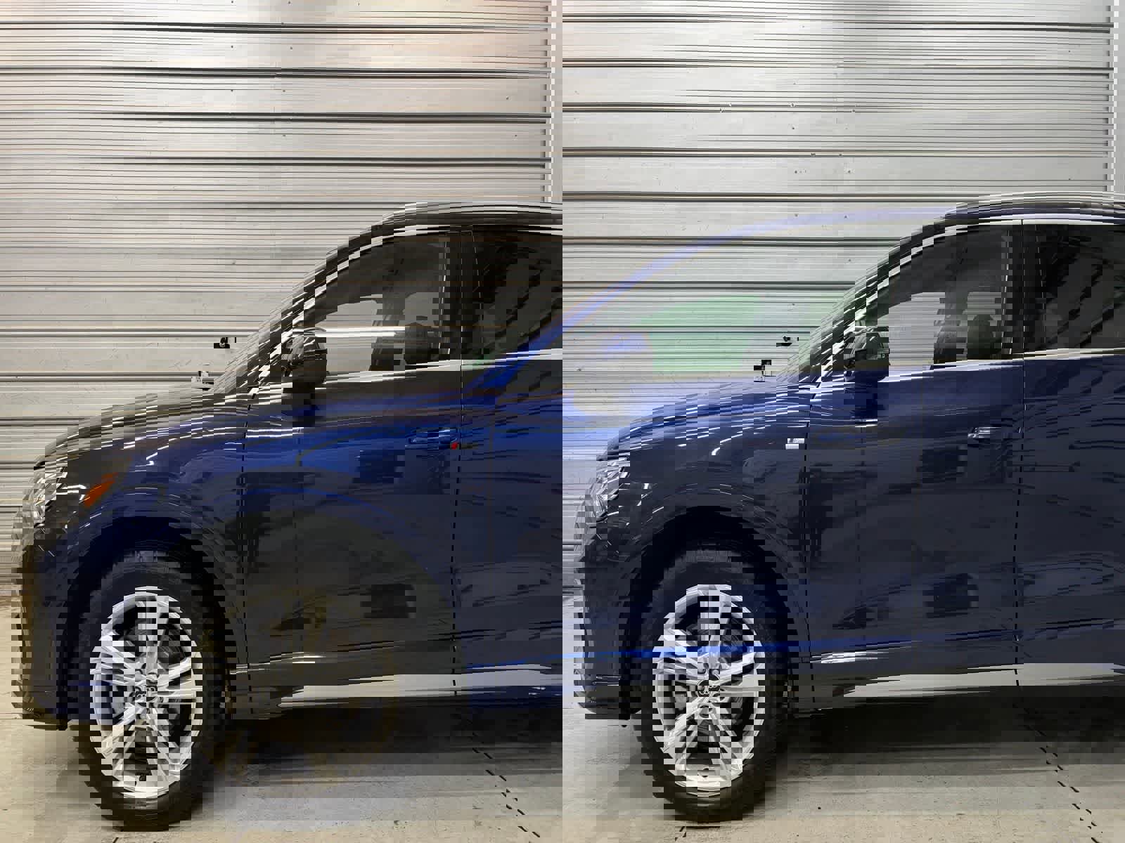 Used 2022 Audi Q3 2.0T Premium Plus image 3