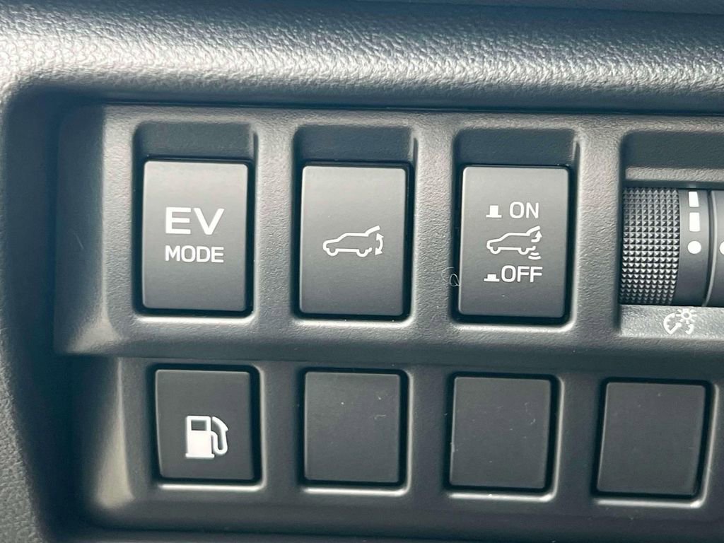 New 2025 Subaru Forester Limited w/ Popular Package image 21