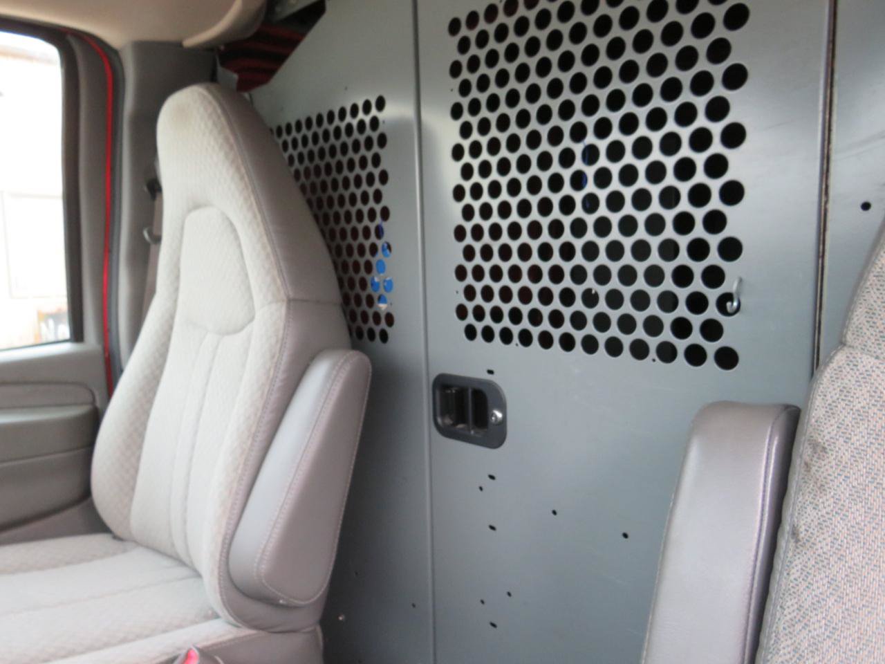 Used 2009 Chevrolet Express 2500 RWD image 14