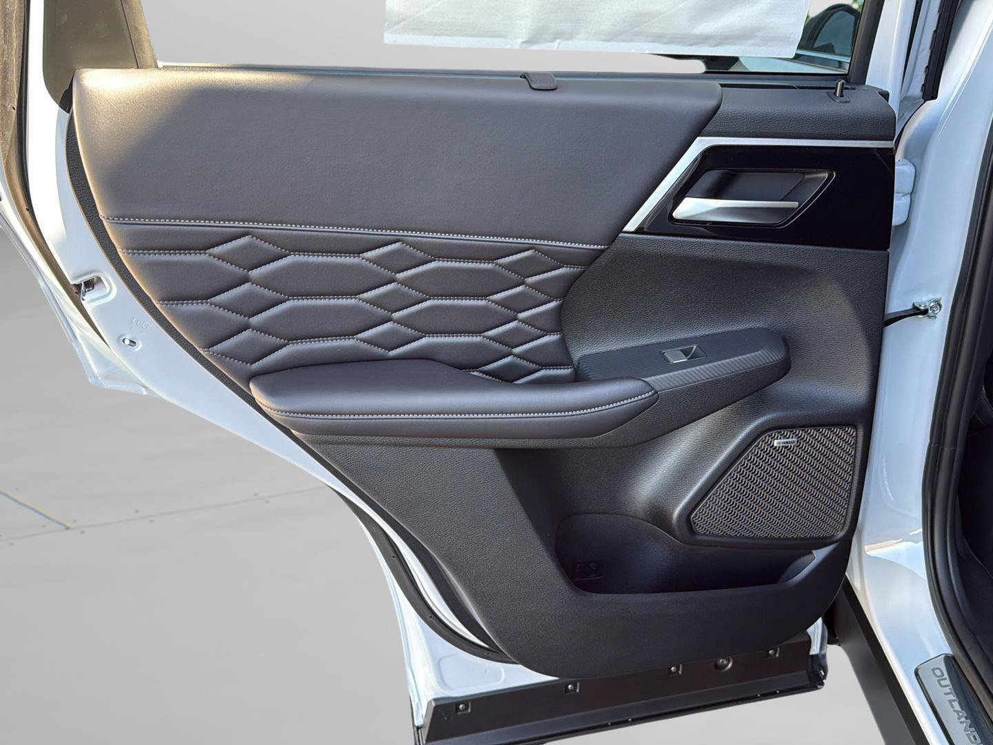 New 2026 Mitsubishi Outlander SEL AWD/4WD image 30