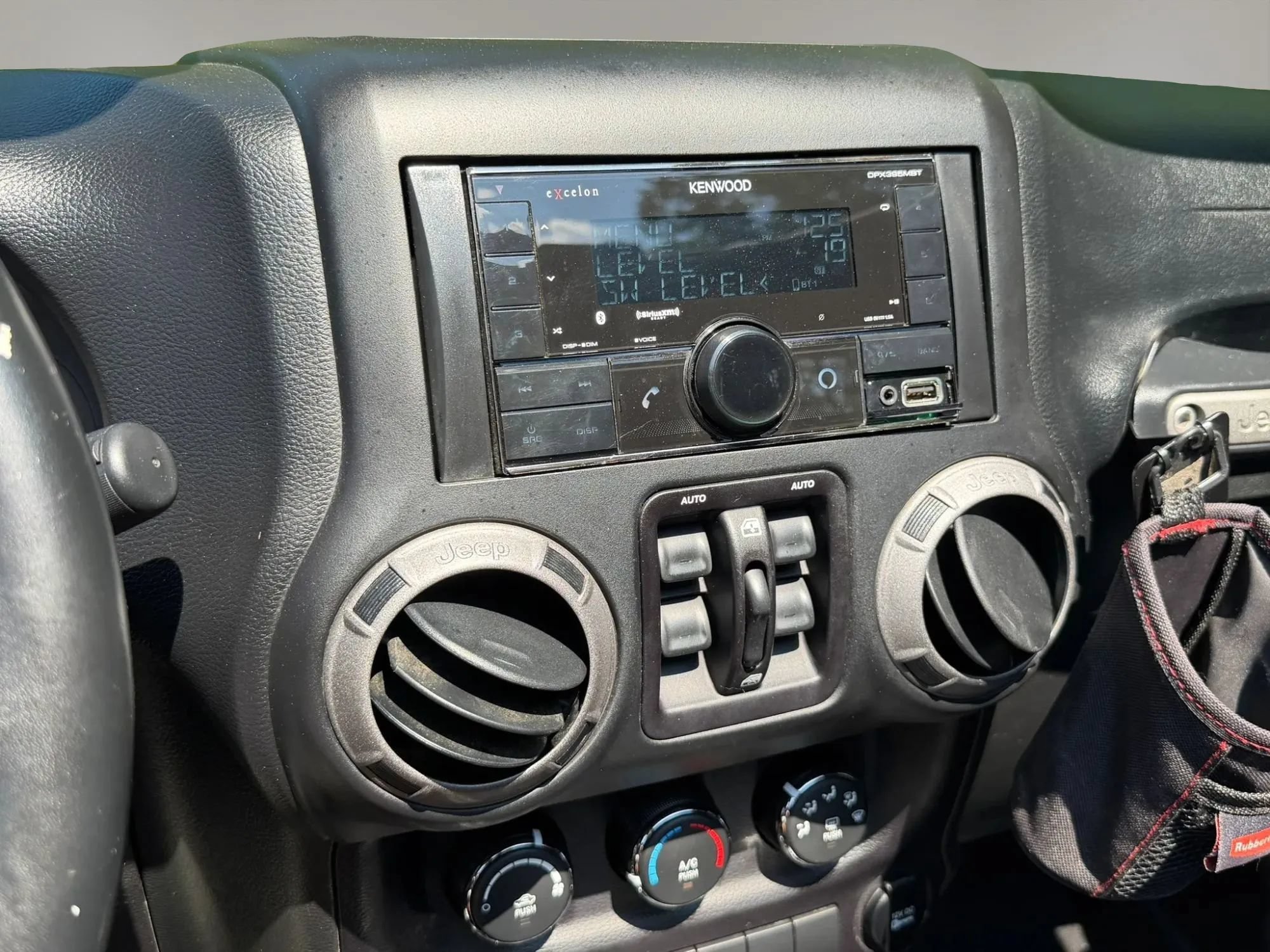 Used 2016 Jeep Wrangler Unlimited Sport w/ Quick Order Package 24S AWD/4WD image 27
