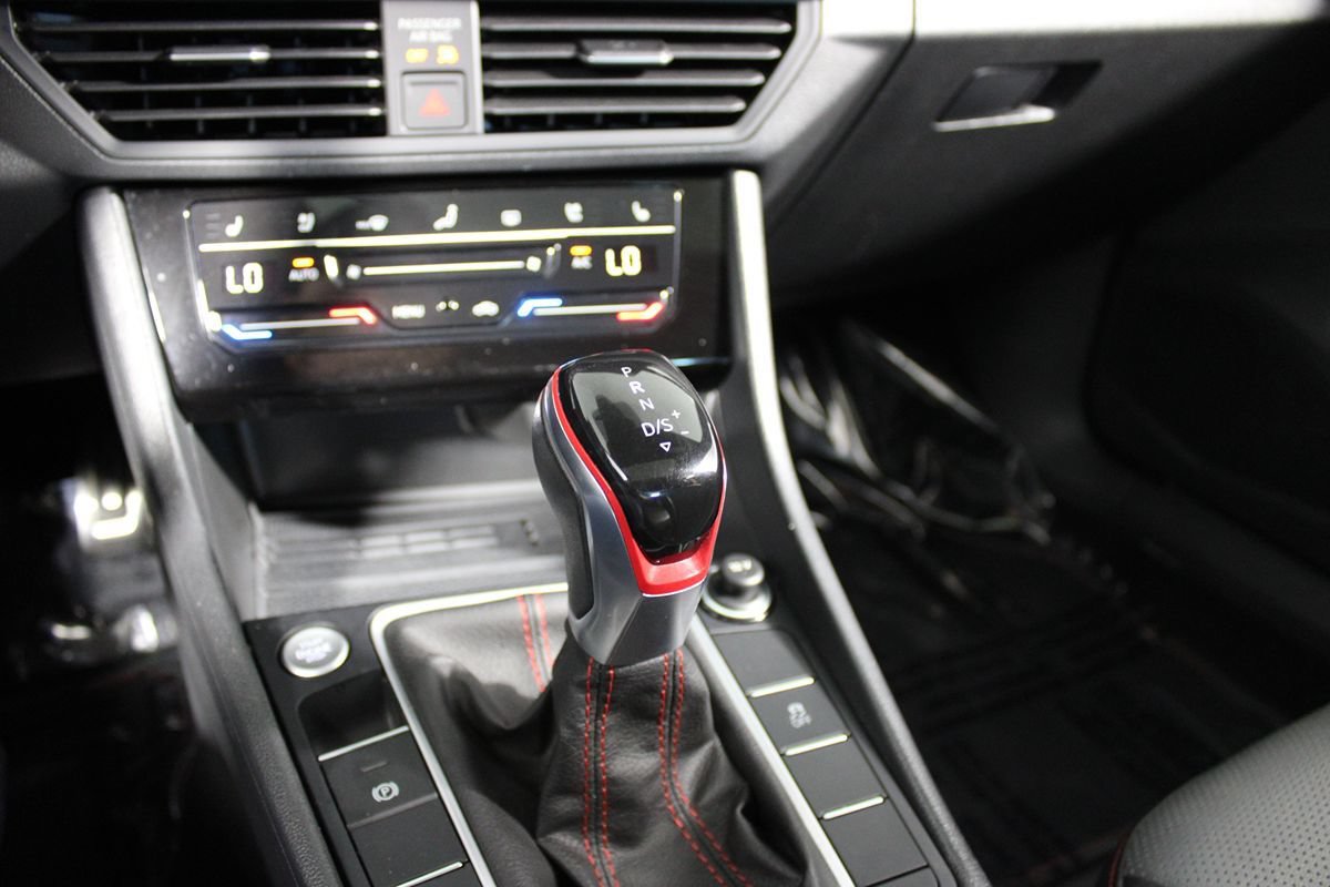 Used 2025 Volkswagen Jetta GLI Autobahn FWD image 18