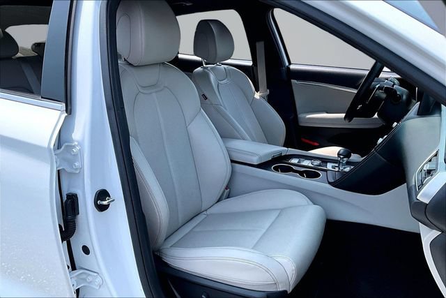 Used 2023 Genesis G70 2.0T AWD/4WD image 28
