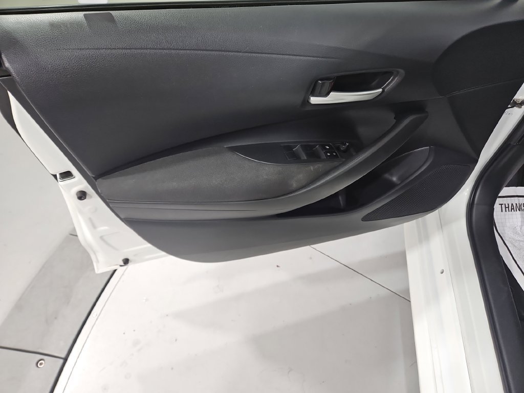 Used 2020 Toyota Corolla LE FWD image 11