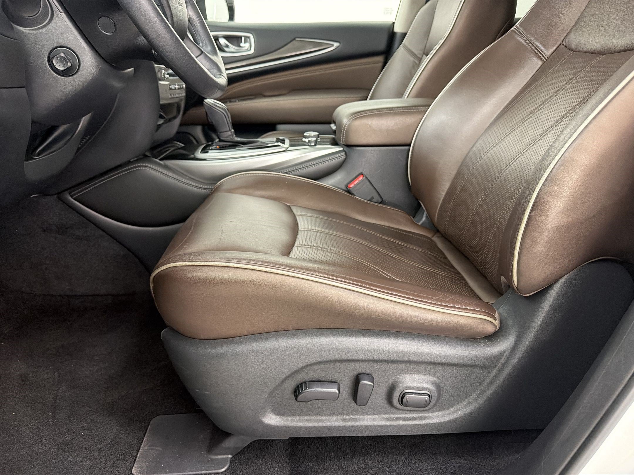 Used 2020 INFINITI QX60 Luxe w/ Essential Package FWD image 14