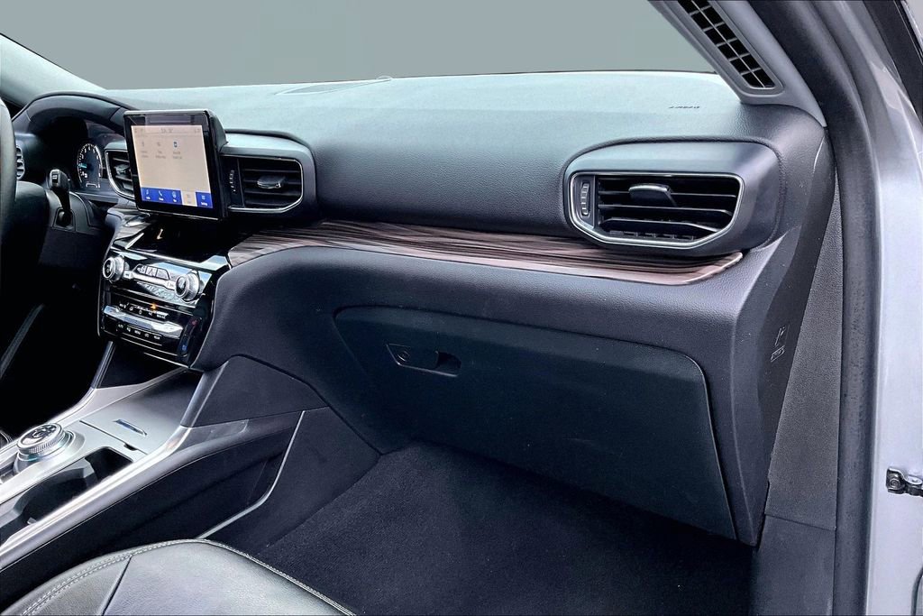 Used 2024 Ford Explorer Limited image 19