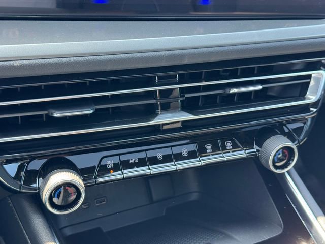 New 2026 Chevrolet Traverse LT w/ Sun and Wheel Package FWD image 15