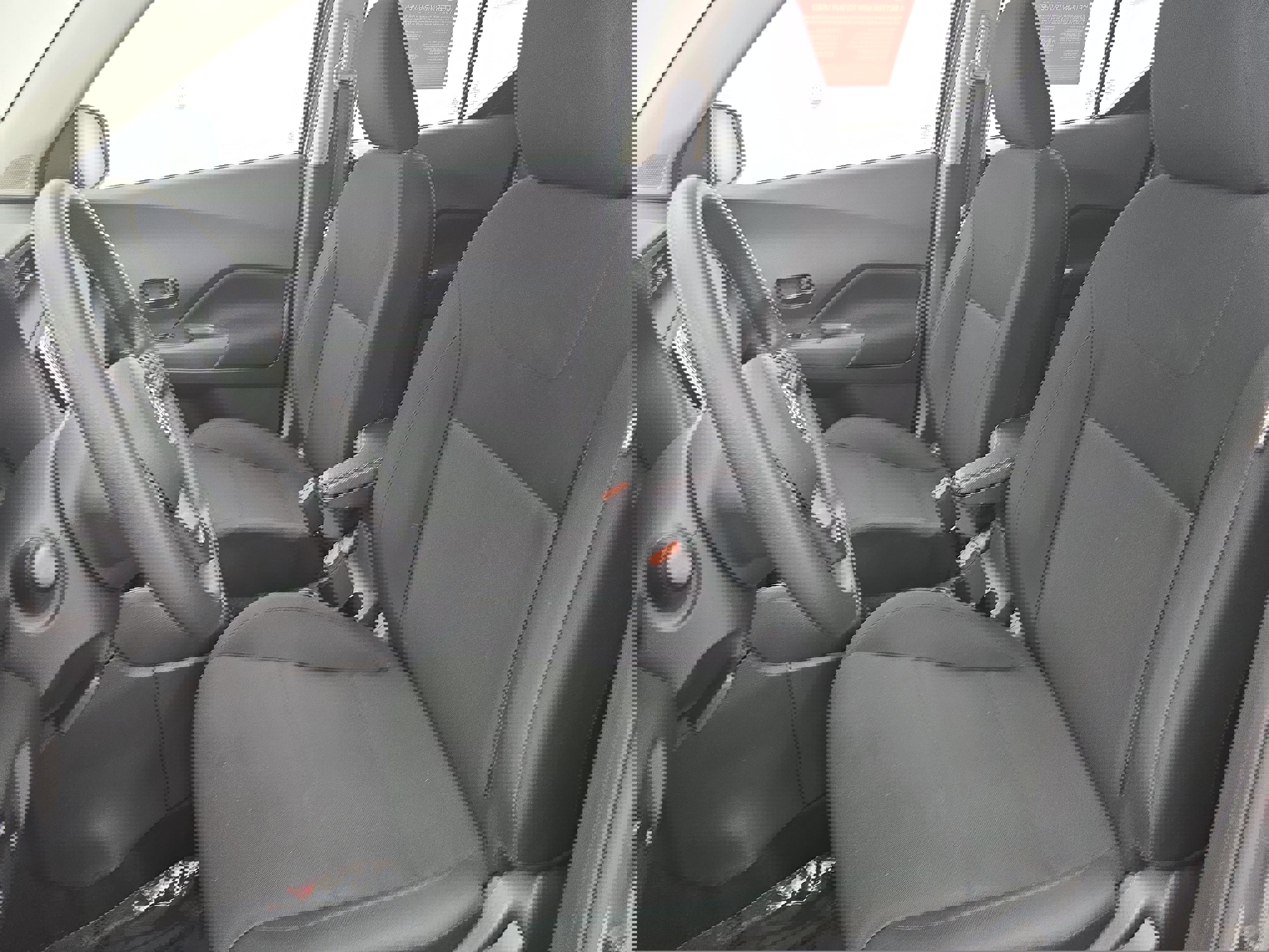 Certified 2025 Nissan Kicks Play S image 14