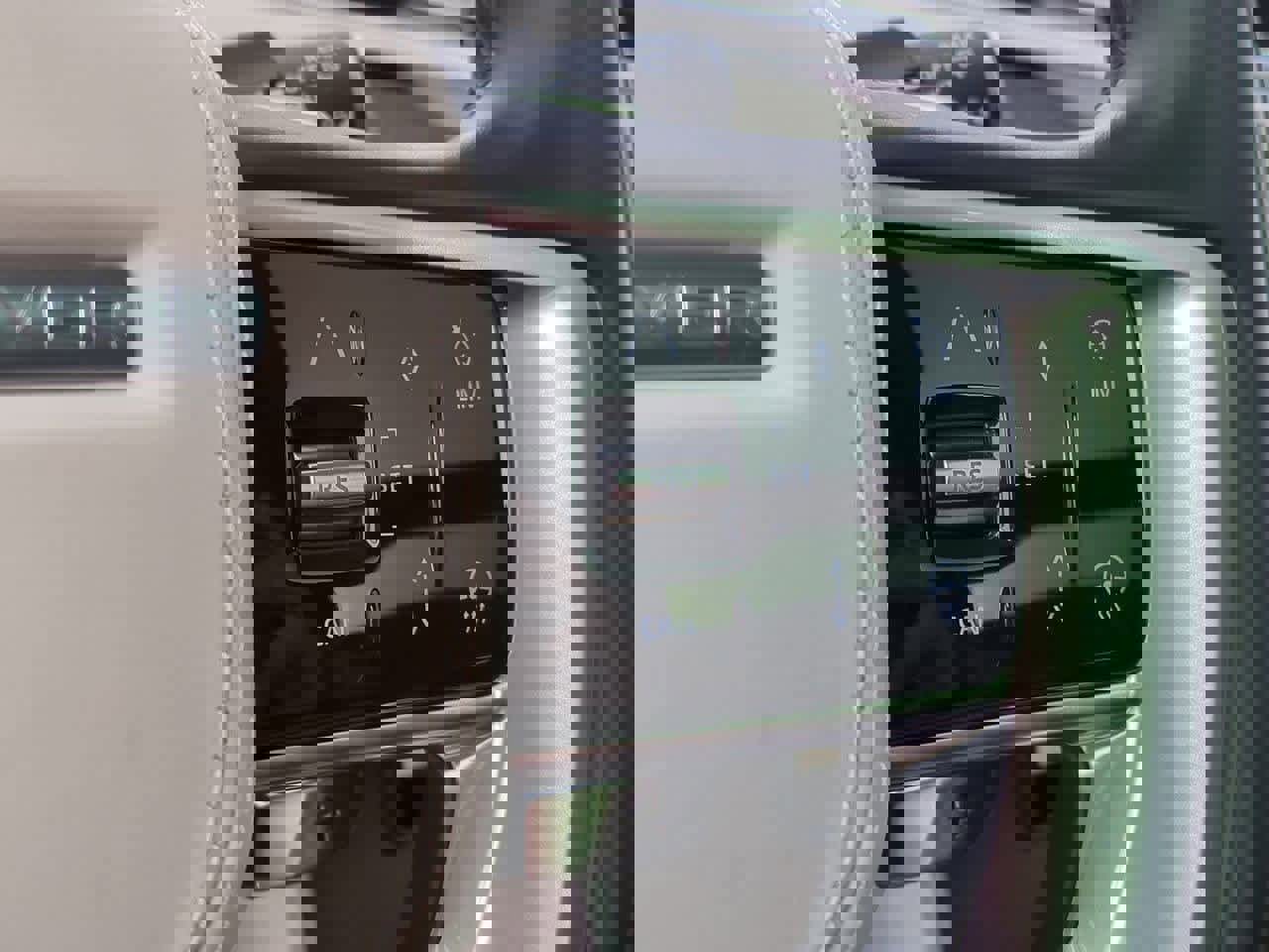 Certified 2024 Land Rover Range Rover SE image 25