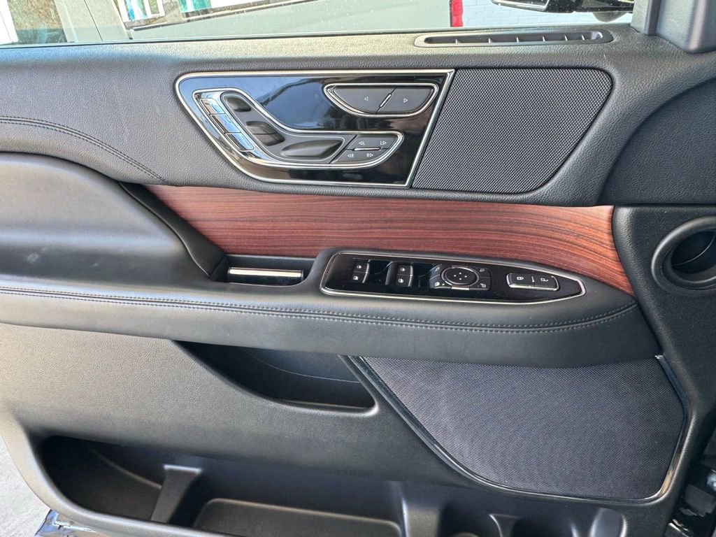 Used 2023 Lincoln Navigator L Reserve image 39