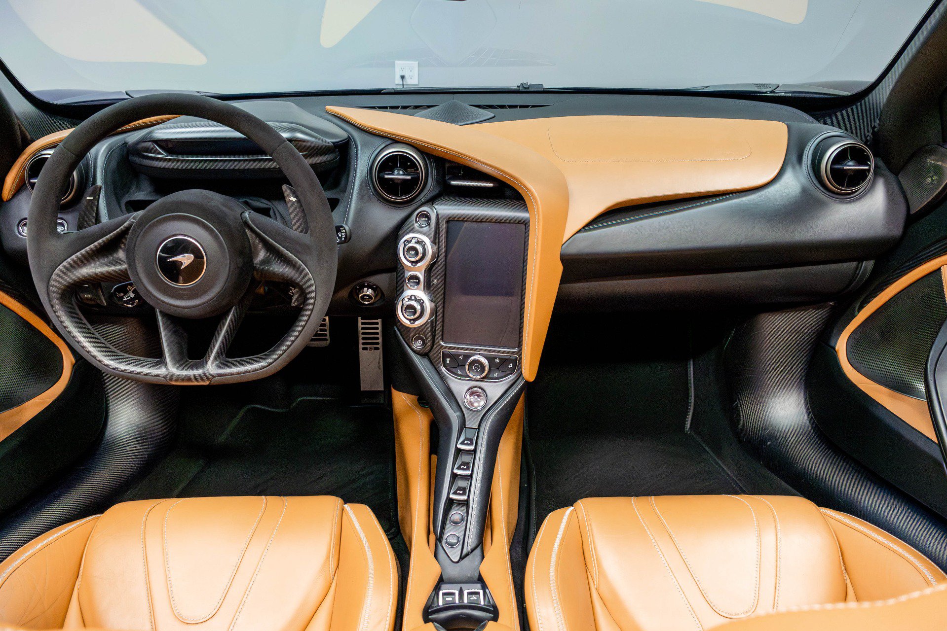 Used 2019 McLaren 720S Luxury RWD image 13