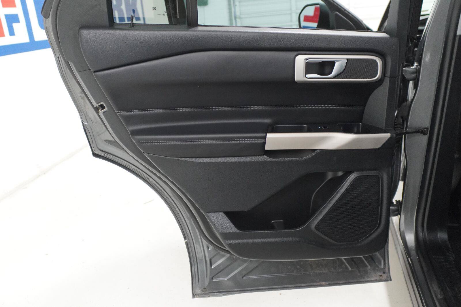 Used 2023 Ford Explorer XLT RWD image 30