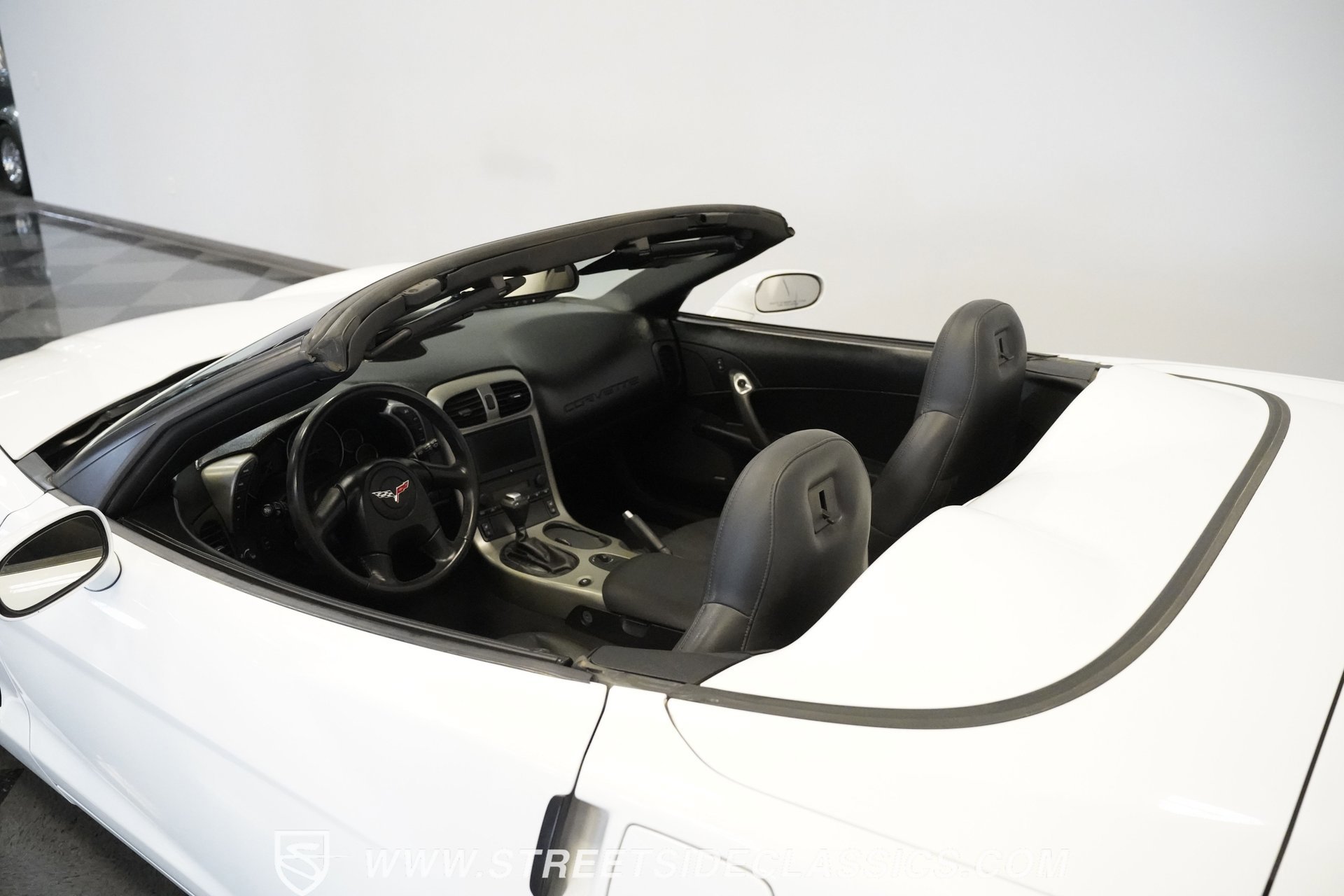 Used 2005 Chevrolet Corvette Convertible w/ Preferred Equipment Group image 25
