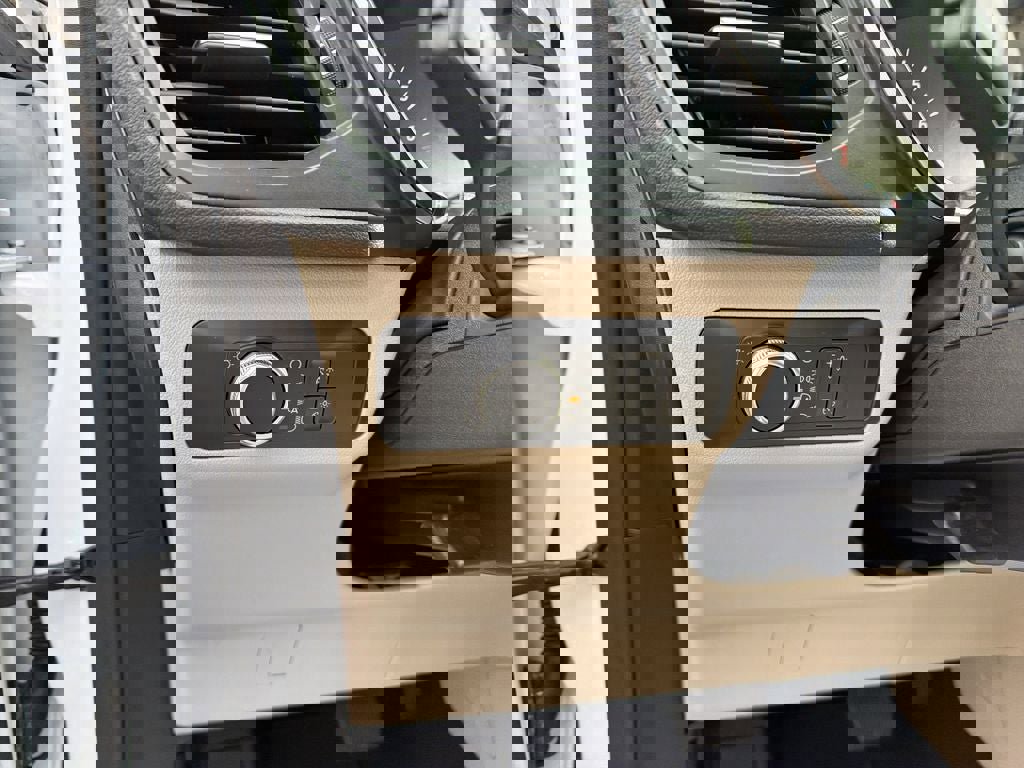 Used 2022 Ford Escape SE image 16