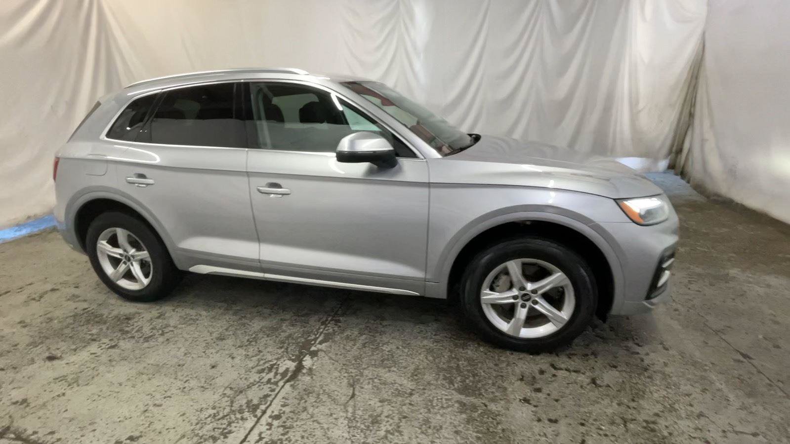 Used 2021 Audi Q5 2.0T Premium w/ Convenience Package AWD/4WD image 4