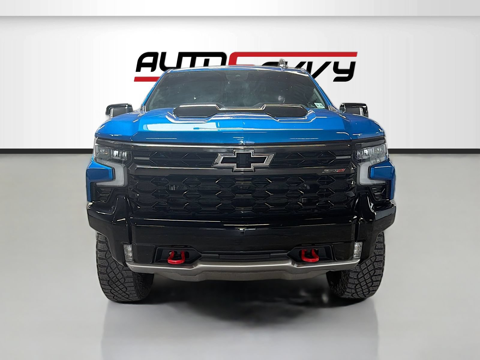 Used 2024 Chevrolet Silverado 1500 ZR2 w/ Technology Package AWD/4WD image 2