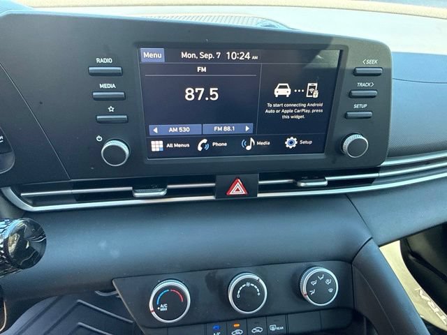 Used 2026 Hyundai Elantra SE FWD image 5