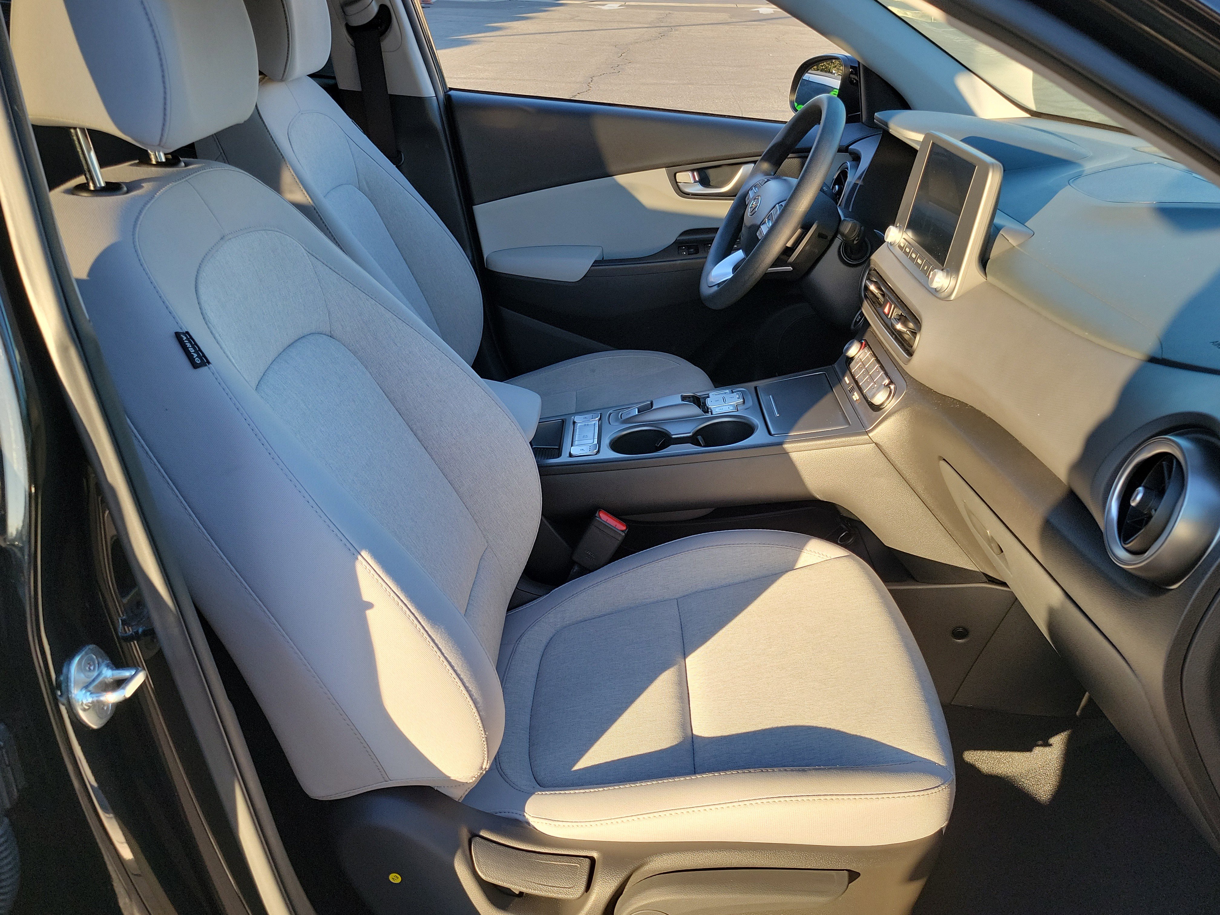 Certified 2023 Hyundai Kona SE w/ Cargo Package image 18