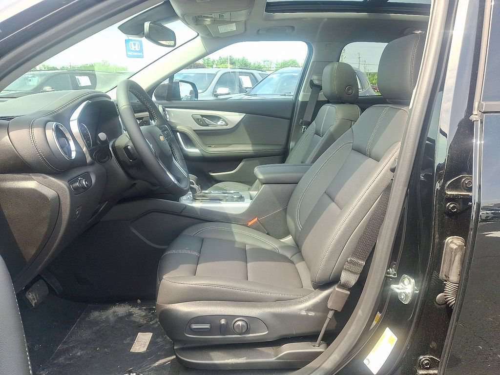 New 2026 Chevrolet Blazer LT w/ Midnight/Sport Edition AWD/4WD image 6