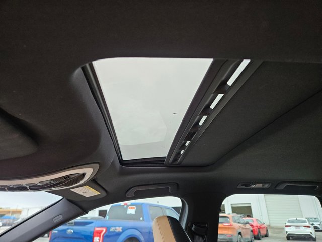 Used 2014 Porsche Cayenne Platinum Edition AWD/4WD image 17