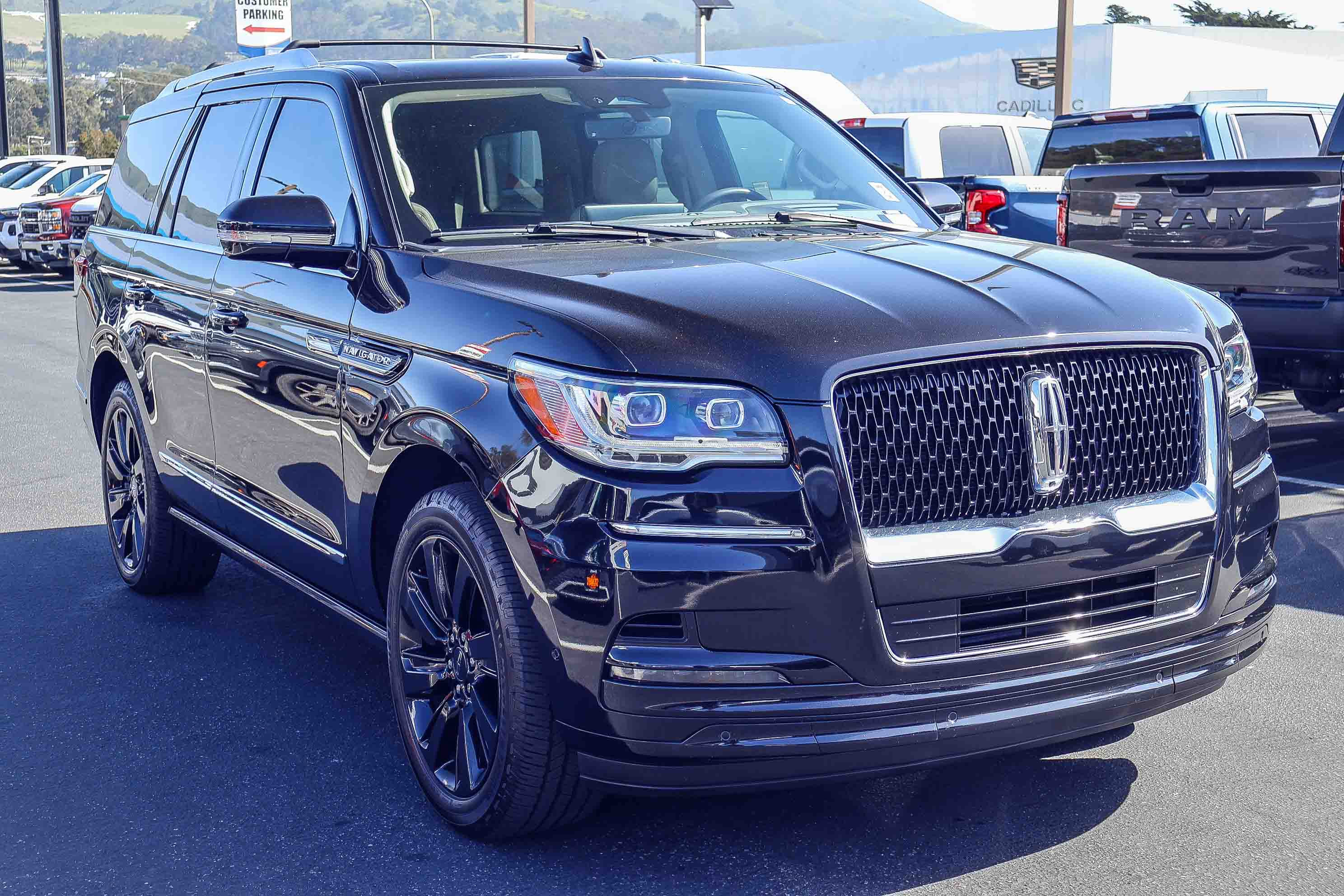 Used 2023 Lincoln Navigator Reserve image 24