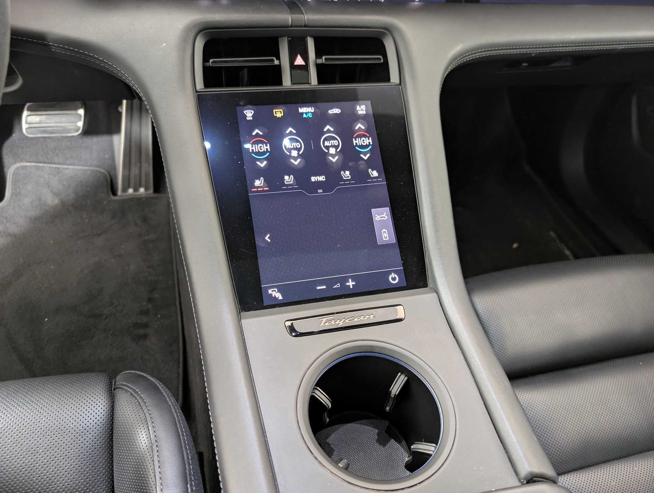 Certified 2024 Porsche Taycan GTS image 31