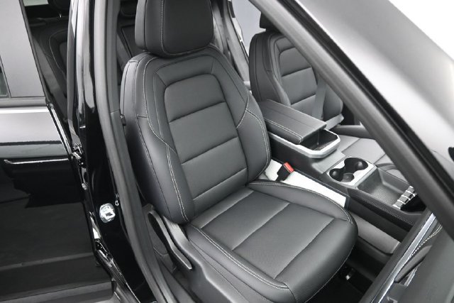 New 2027 GMC Terrain Elevation w/ Elevation Premium Package FWD image 19