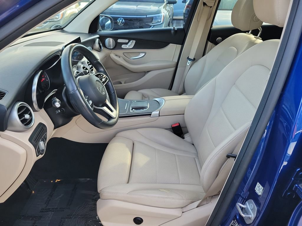 Used 2020 Mercedes-Benz GLC 300 4MATIC w/ Multimedia Package image 14