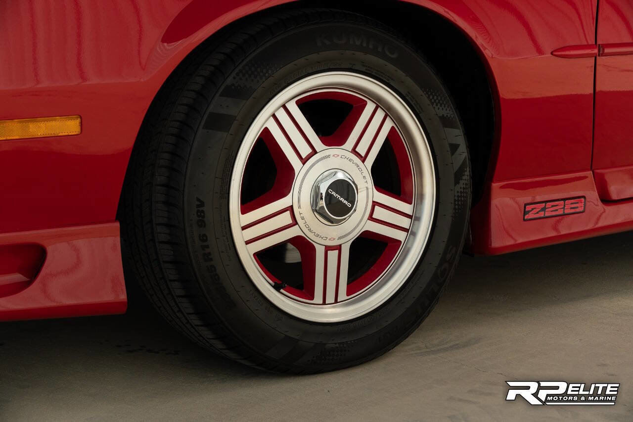 Used 1991 Chevrolet Camaro Z28 RWD image 29