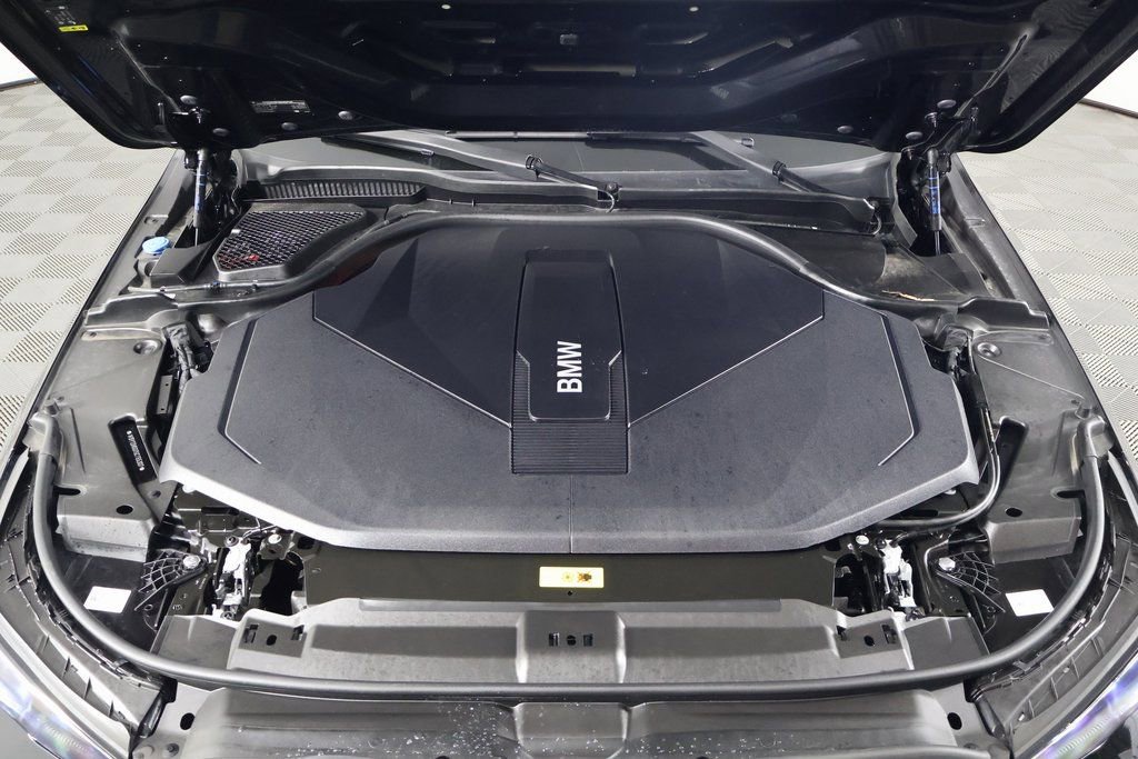 Used 2025 BMW i5 xDrive40 image 15
