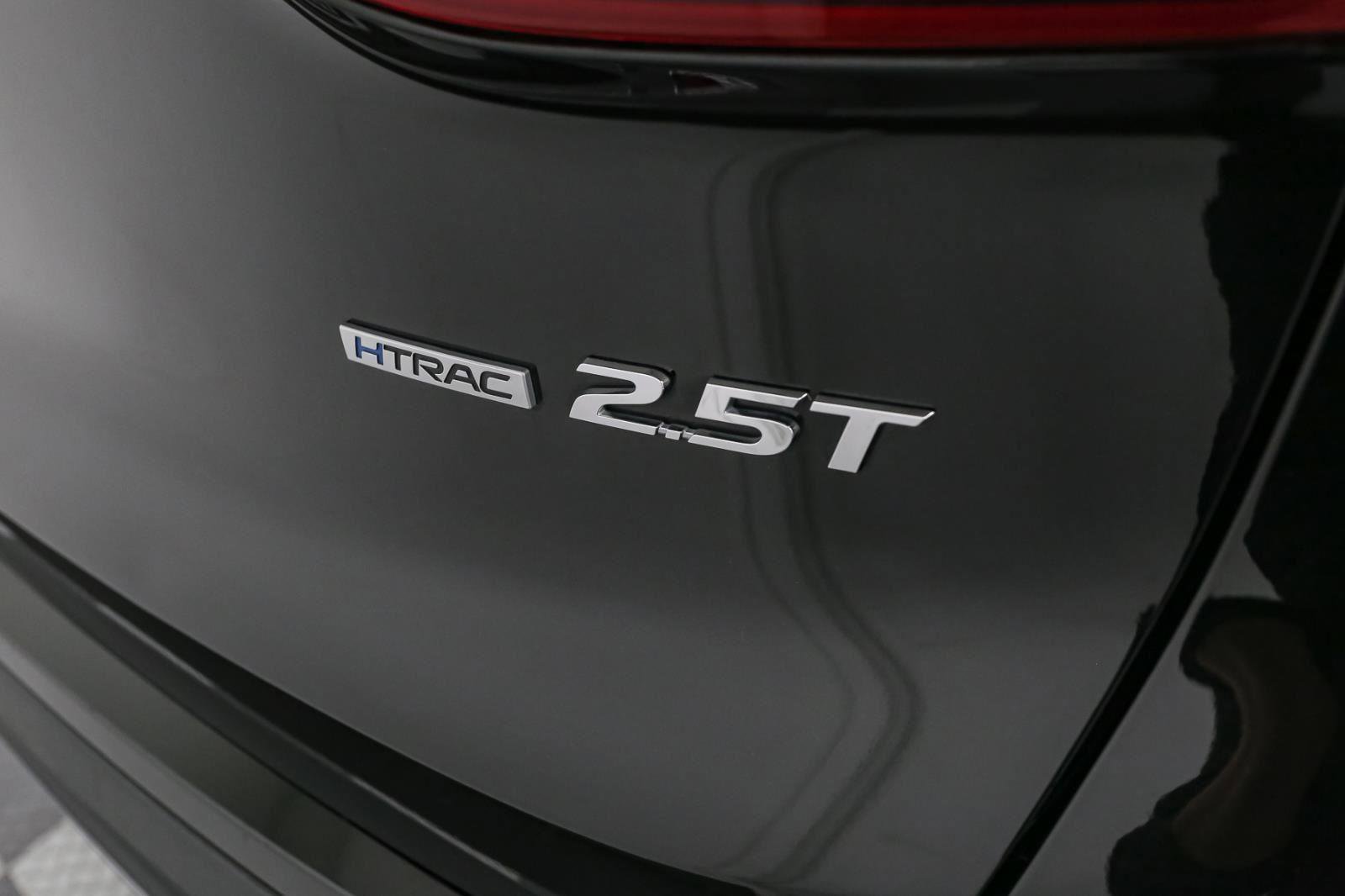 Used 2023 Hyundai Santa Fe Limited image 11