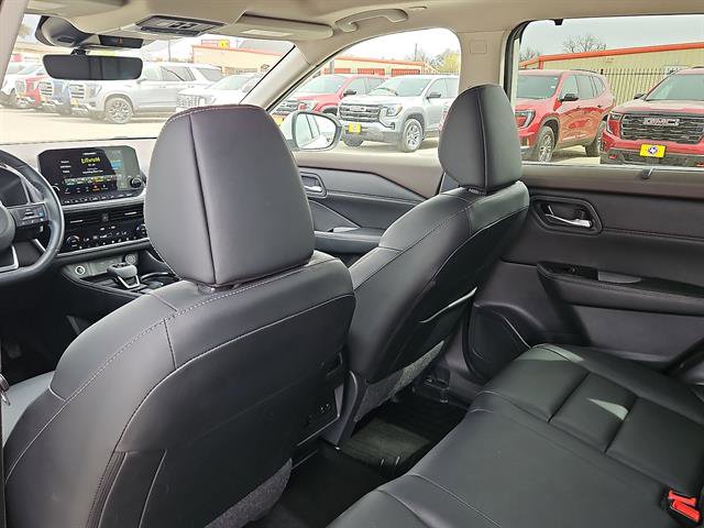 Used 2023 Nissan Rogue SL w/ SL Premium Package image 9