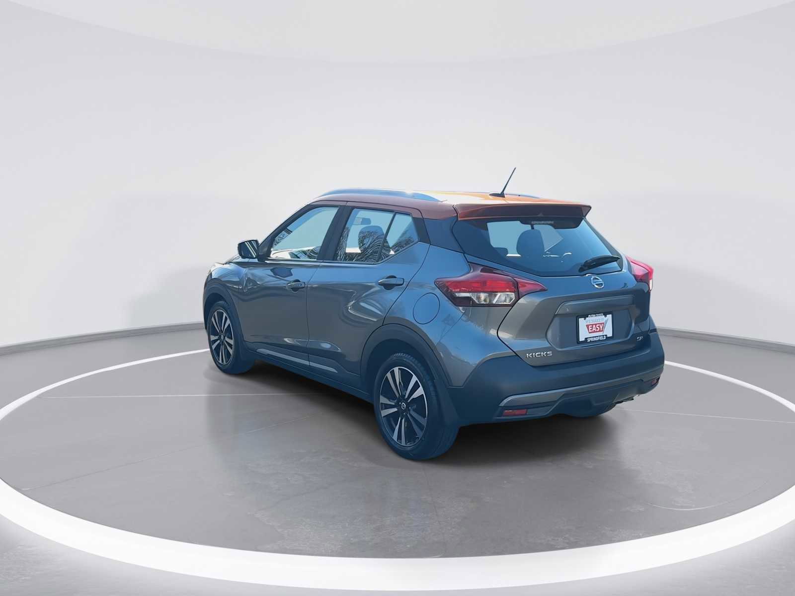 Used 2019 Nissan Kicks SR image 6