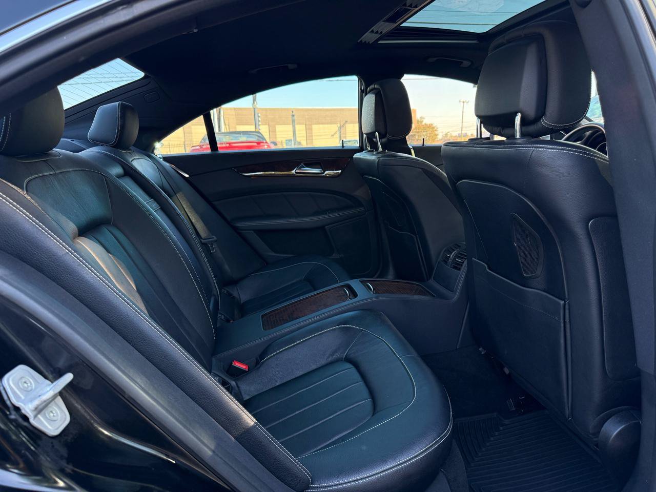 Used 2014 Mercedes-Benz CLS 550 4MATIC w/ Premium 1 Package image 21