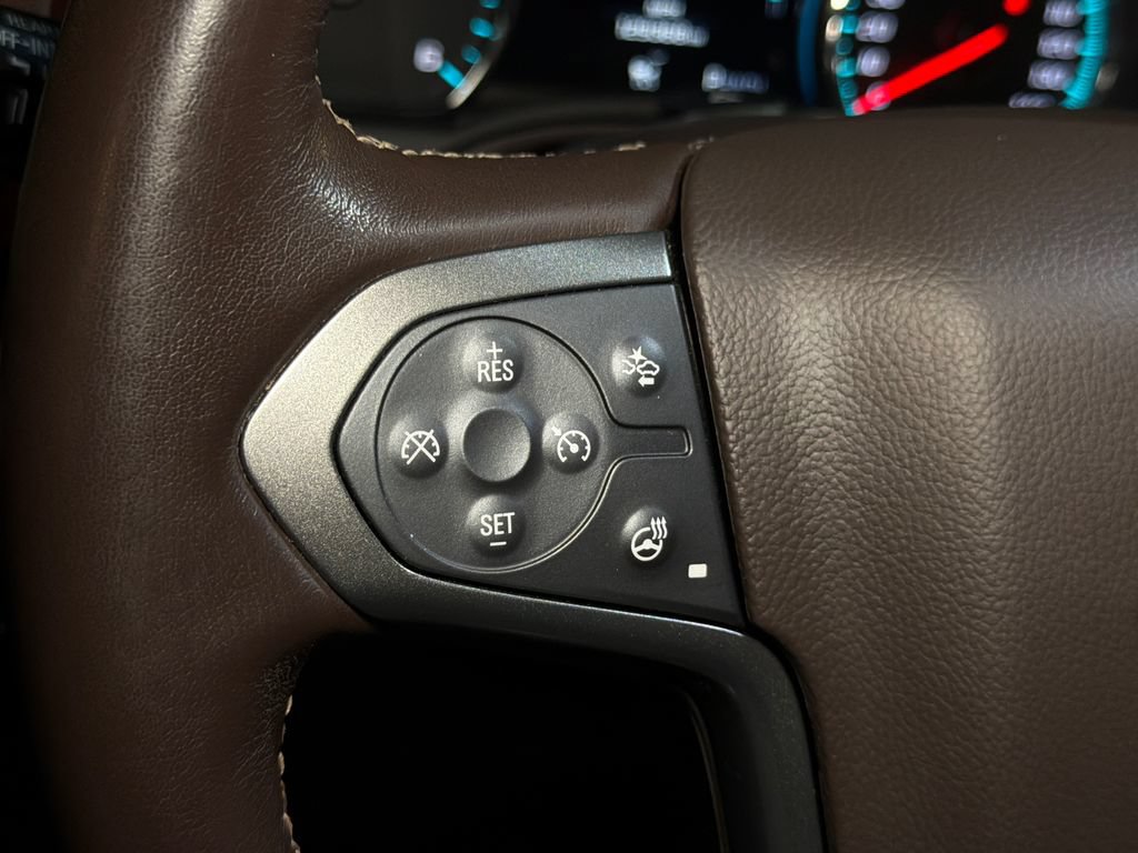 Used 2020 Chevrolet Suburban Premier w/ Premier 6.2L Value Package AWD/4WD image 23